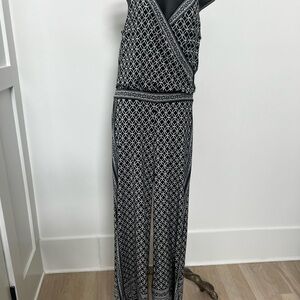 White House /Black Market Elegant Black and White Patterned Women's Pant suite